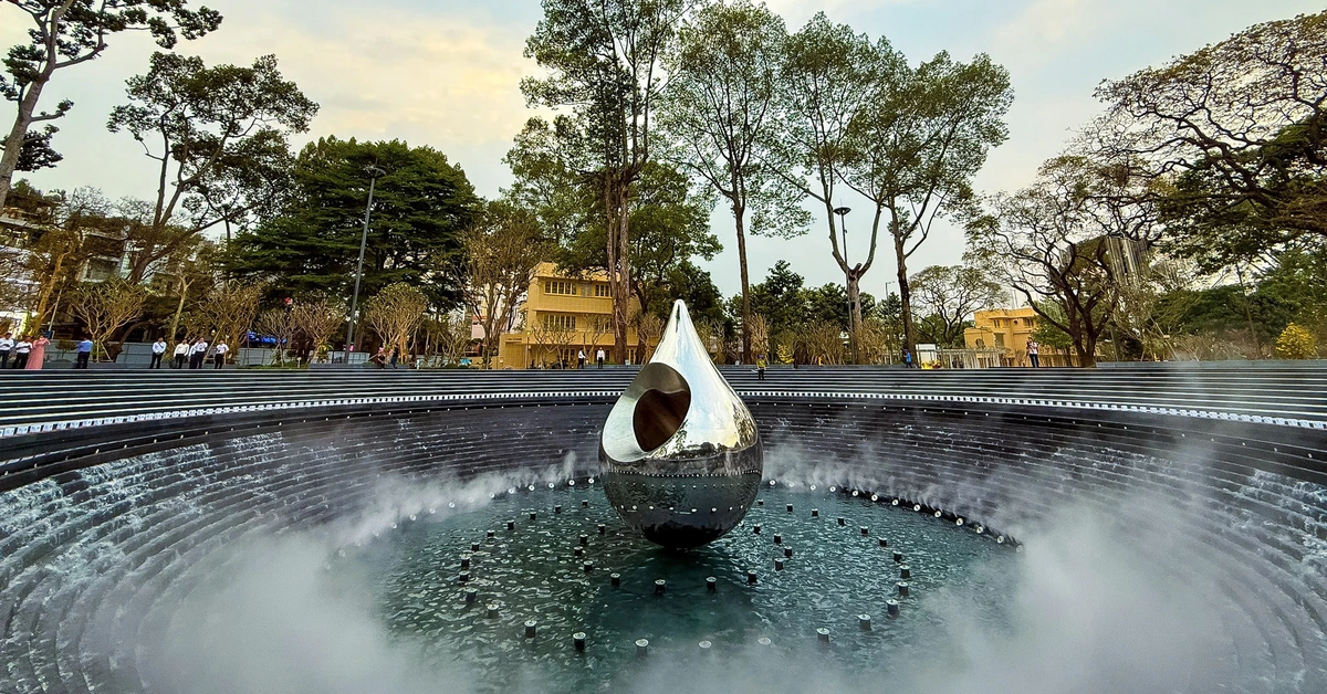 TƯỢNG ĐÀI GIỌT NƯỚC | Biểu tượng tưởng niệm đại dịch Covid-19 tại Công viên số 1 Lý Thái Tổ