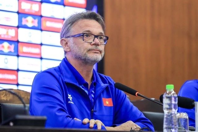 HLV Troussier còn điều gì mới mẻ cho đội tuyển Việt Nam?