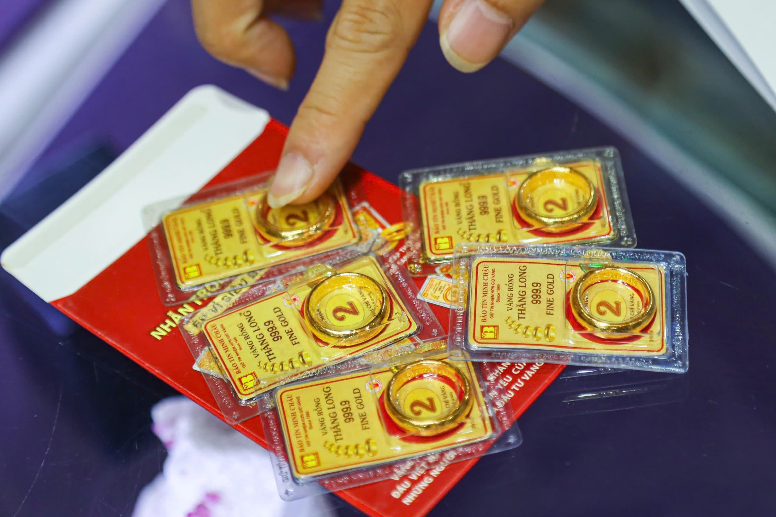 Chính phủ yêu cầu đánh thuế thu nhập từ mua bán vàng để chống đầu cơ