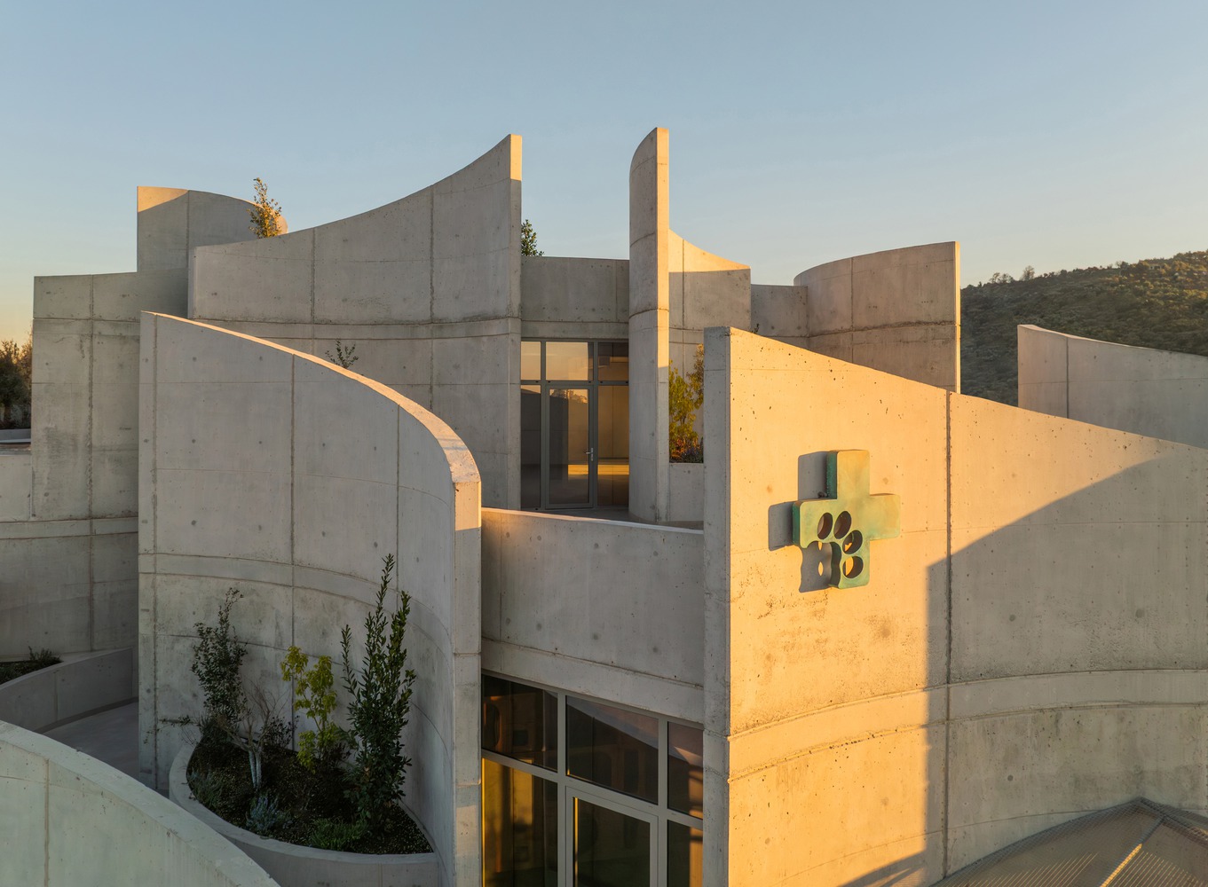 Bệnh viện thú y Tirana – Không gian chữa lành cho thú cưng