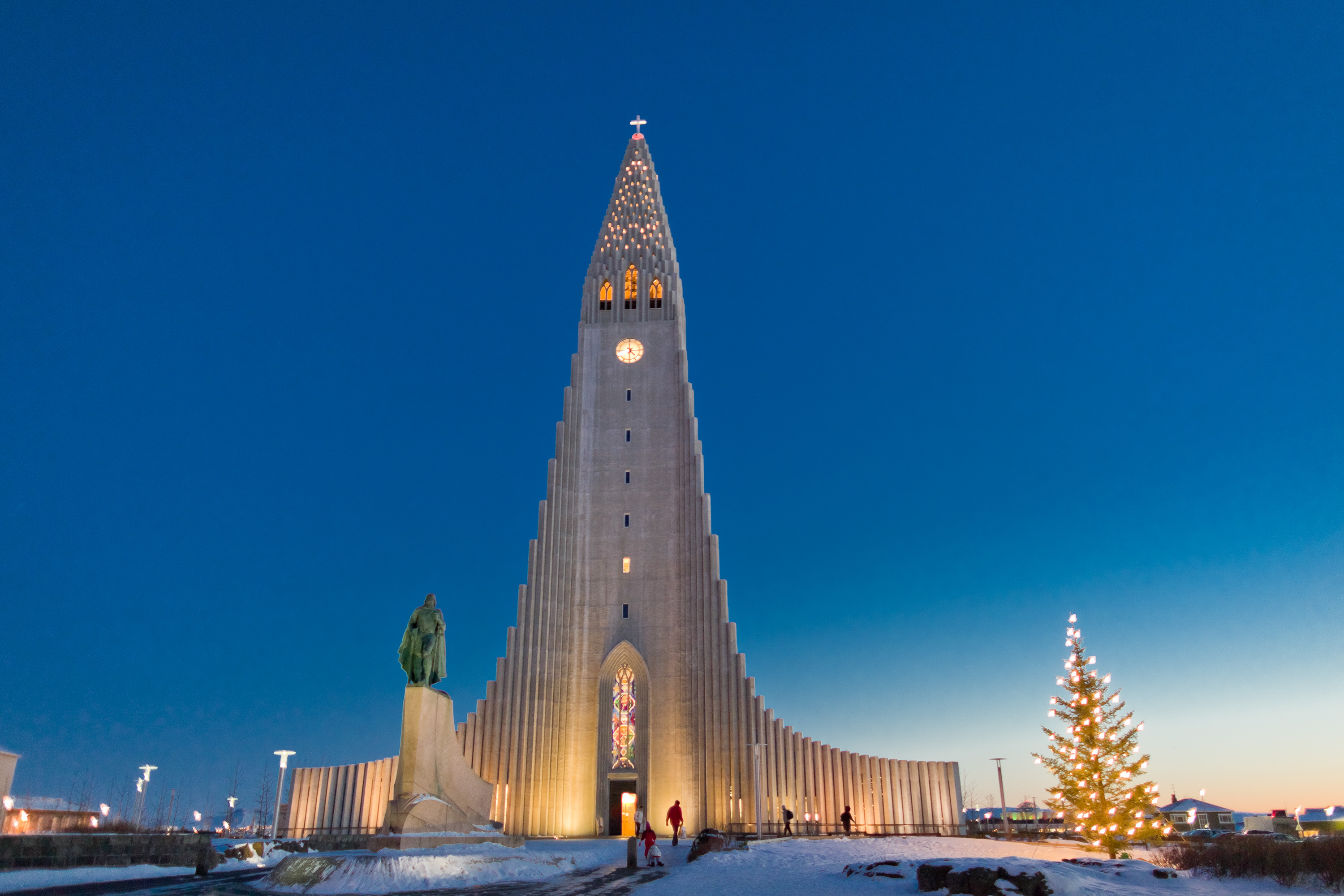 Hallgrímskirkja – Dấu ấn tôn giáo hình thành từ cảnh quan Iceland