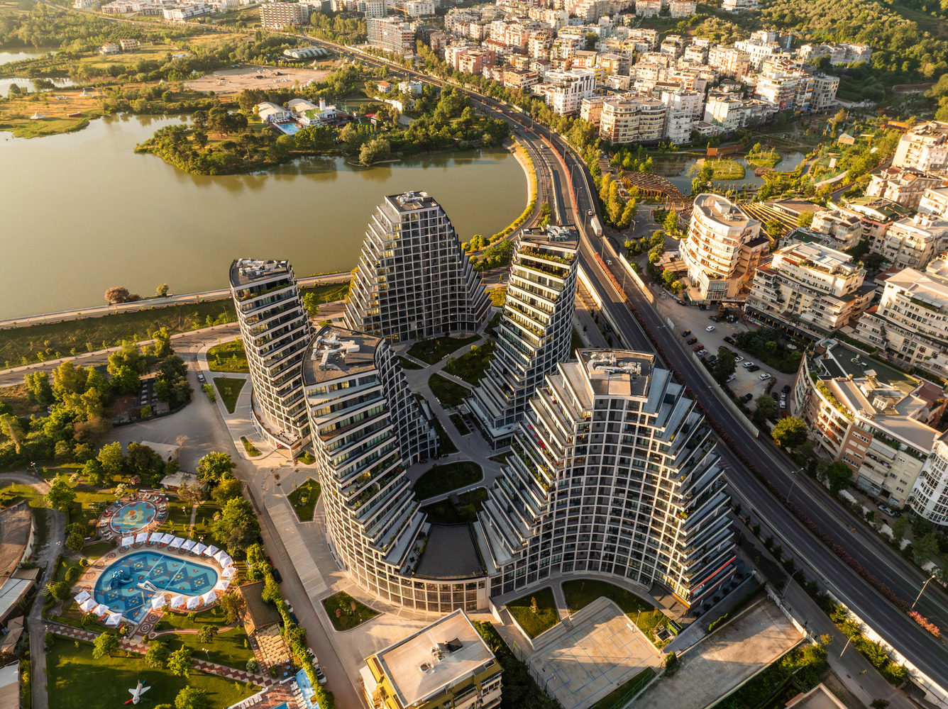 LAKE VIEWS | Tổ hợp nhà ở ven hồ với kiến trúc xếp lớp tối ưu tầm nhìn  