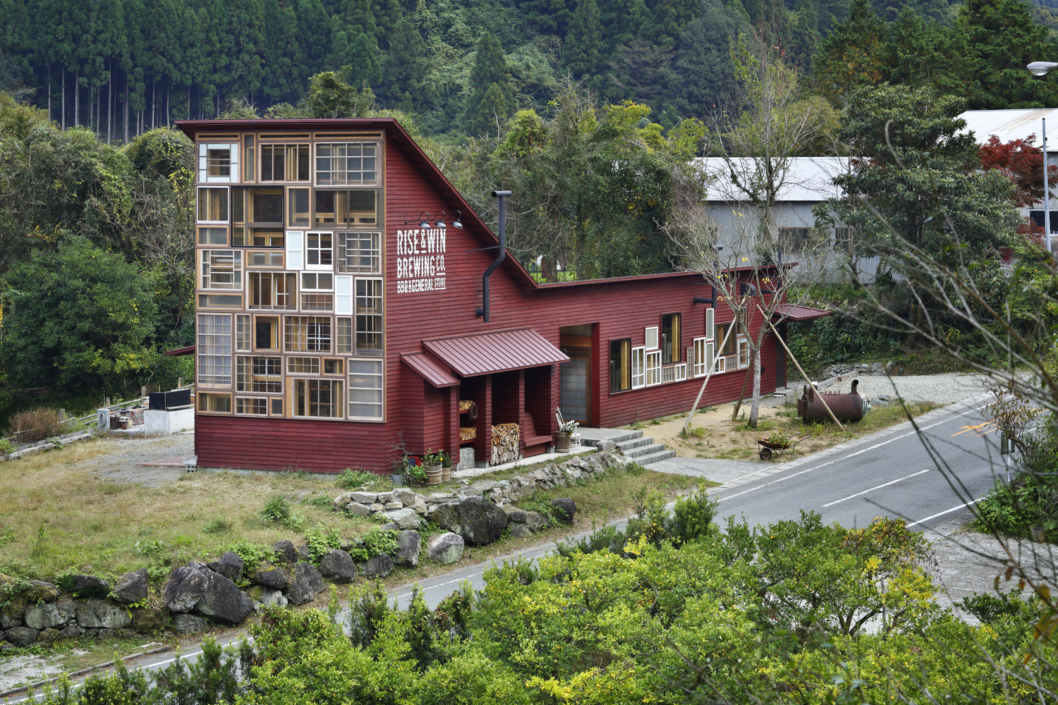 KAMIKATZ PUBLIC HOUSE | Kiến trúc tái chế kể câu chuyện “zero waste” giữa lòng Nhật Bản