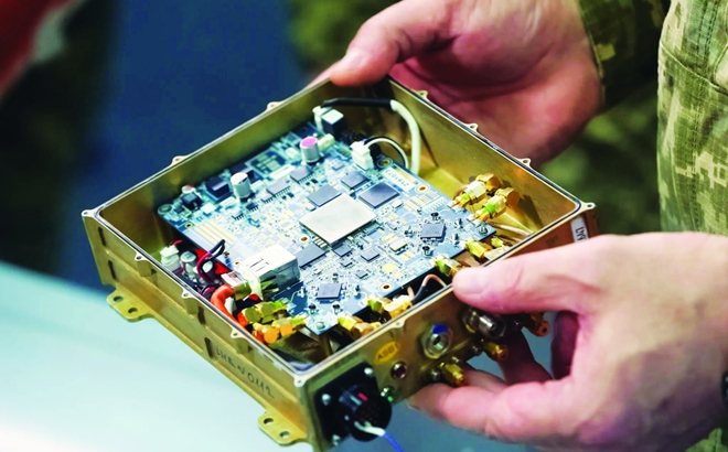 Hàng điện tử ở Nga rẻ hơn khi không dùng USD