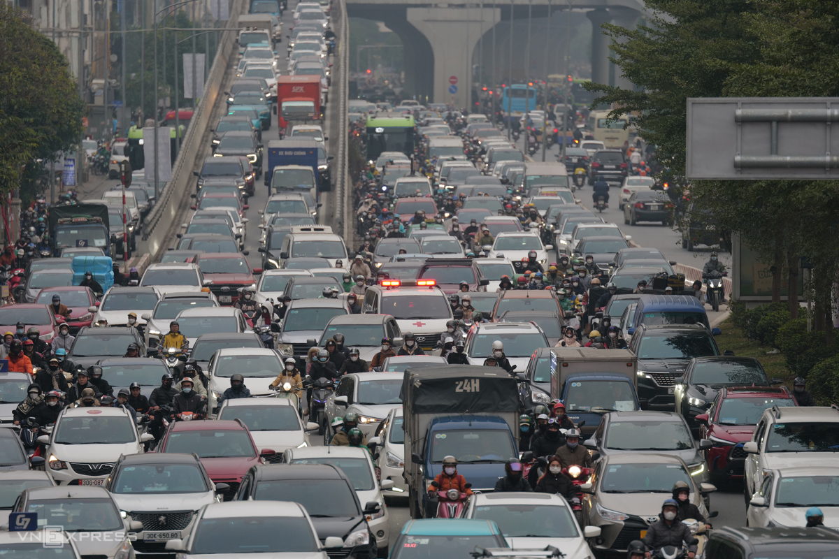 Hà Nội, TP HCM bùng phát kẹt xe cuối năm