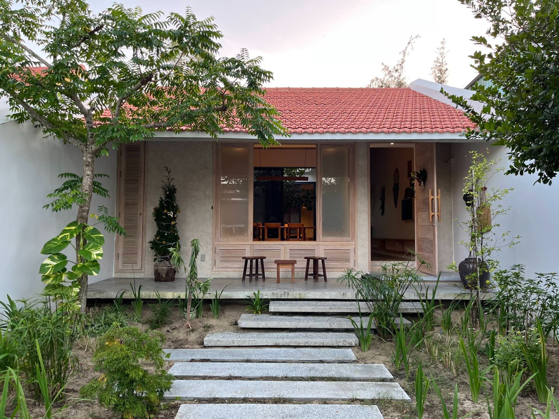 Vinh Home – Nếp nhà miền Trung an yên | Mẫu nhà đẹp bền vững giữa nắng gió