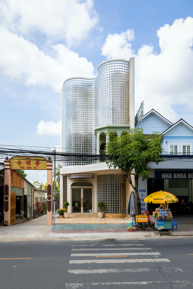 Crystal Pavilion House | Ngôi nhà gạch kính giữa lòng Trà Vinh